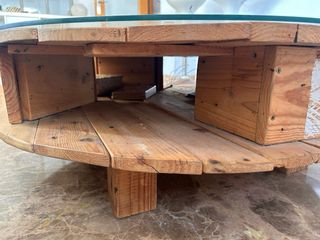 Mesa centro madera y cristal artesanal