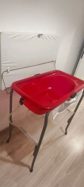 Cambiador con bañera para bebé