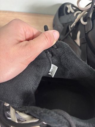 Zapatos Deportivos Negros y Beige