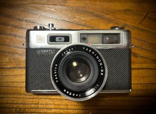 Cámara Yashica electro 35 y Vintage Cuero Negra