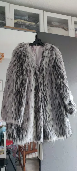 Chaquetón pelo sintético talla 44