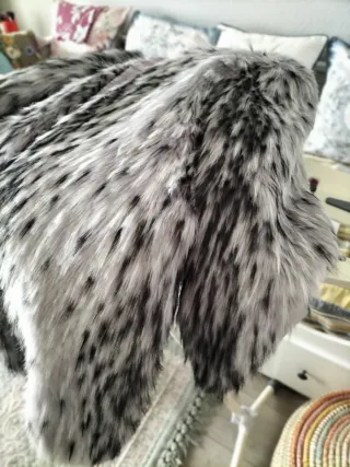 Chaquetón pelo sintético talla 44