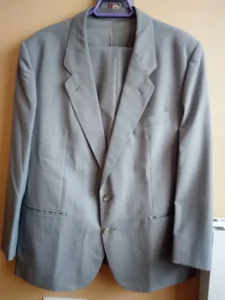Traje de hombre gris