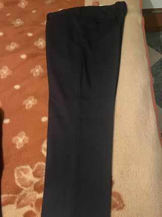 Traje de novio morado