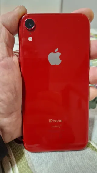 iPhone XR 64GB Product Red