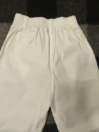 Pantalón blanco ajustable