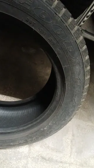 Pneumatici usati Goodyear vector