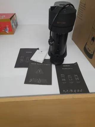 Cafetera Nespresso Vertuo Negra