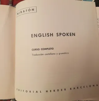 Caja con 2 libros y discos de inglés