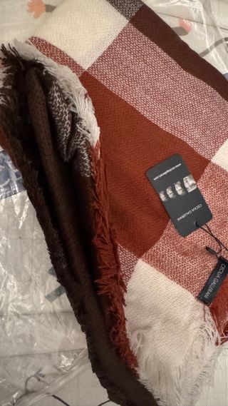 Bufanda CECILIA GALLERANI cuadros rojo y blanco