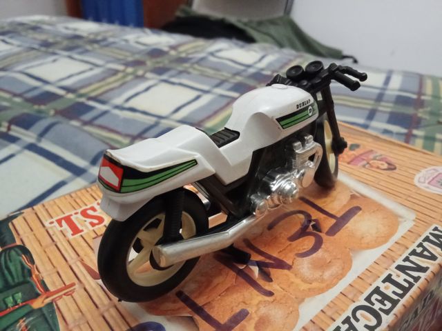 Moto Retro Dunlop GOZAN