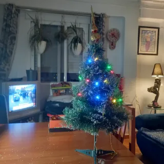 Árbol de Navidad Nevado con Luces