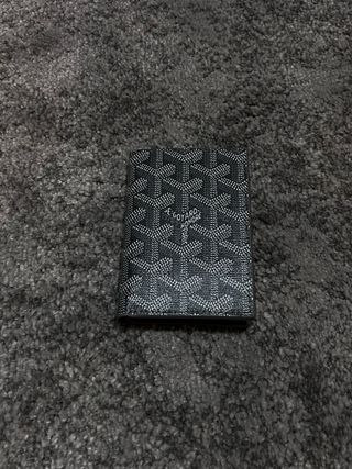 Tarjetero Goyard Gris