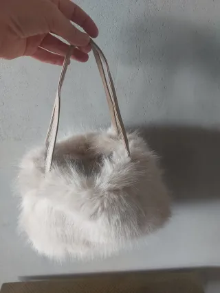 Borsetta elegante con pelo di lana