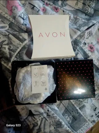 Bracciale Avon perle beige, nero, marrone
