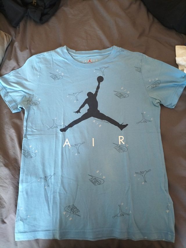 Pack Camisetas Jordan Blancas y Rojas verdadera.