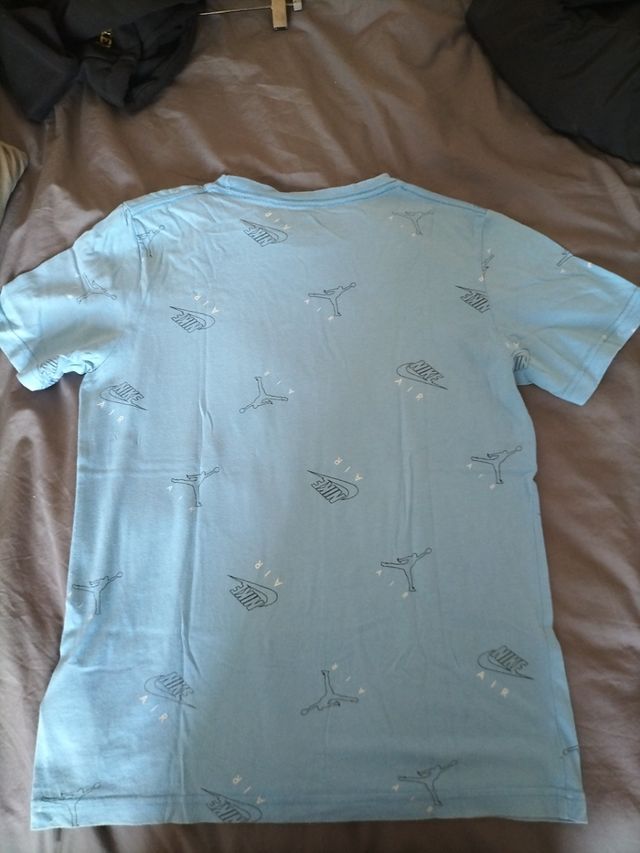 Pack Camisetas Jordan Blancas y Rojas verdadera.