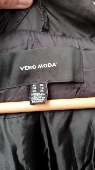 Giubbotto lungo imbottito con cappuccio