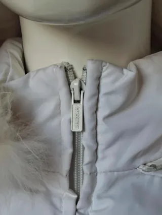 Piumino bianco Alexander McQueen con cappuccio