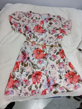 Vestido corto floral mujer