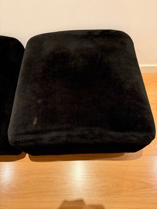 Coppia di pouf in velluto nero