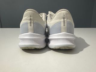 Zapatillas Nike Talla 38.5 Blancas y Plateadas