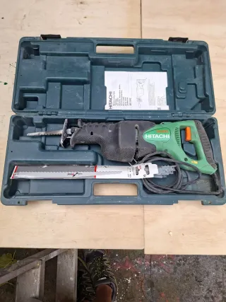 Sierra CR 13 VC Hitachi con Maletín