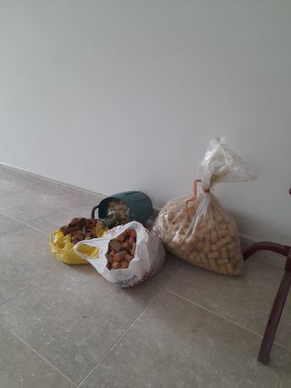 Conjunto de vino: barril y taponadora