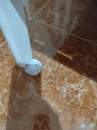 Cuna de bebé blanca