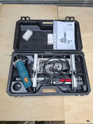 Fresadora Virutex FR129N