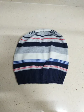 Bufanda y gorro a rayas