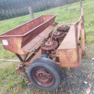 Plantadora de Patatas 3 surcos