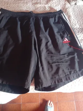 Pantalón corto Adidas negro