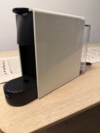 Cafetera Nespresso Krups XN1101 Essenza