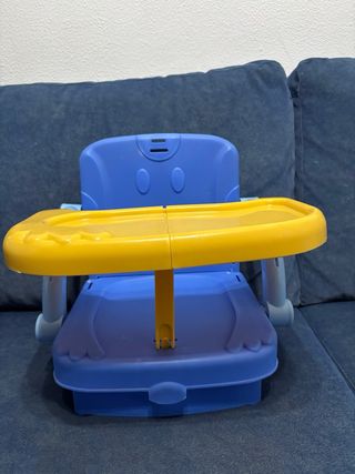 Trona portátil azul y amarilla