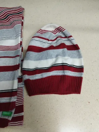 Conjunto bufanda y gorro a rayas