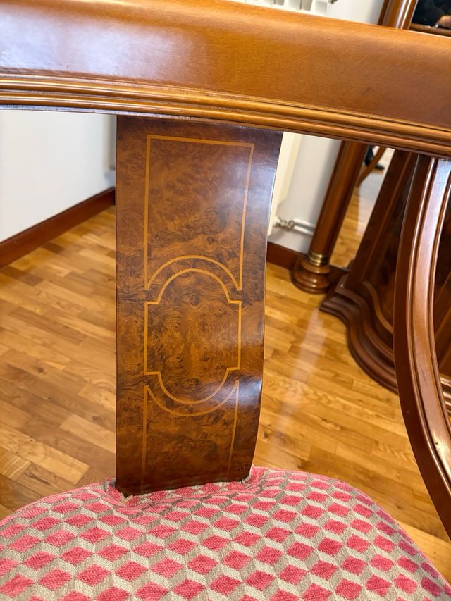 Mesa comedor, aparador y espejo