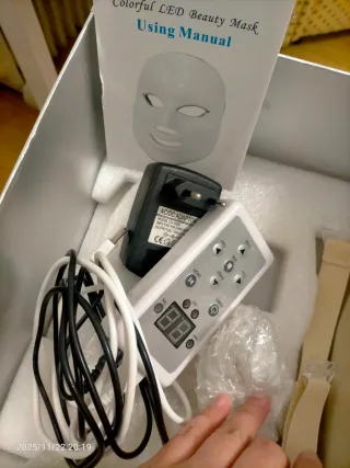 Máscara facial LED blanca