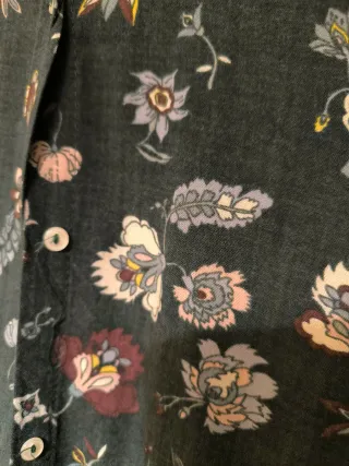 Camisa Pull and Bear estampado de flores