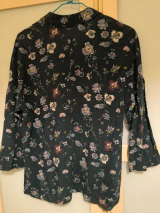 Camisa Pull and Bear estampado de flores