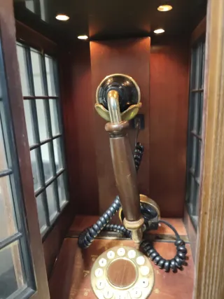 Cabina de teléfono decorativa