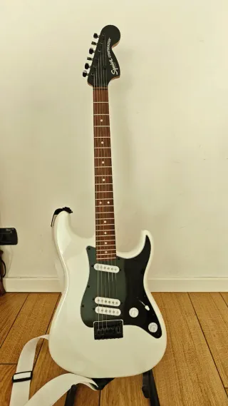 Squier Stratocaster HT Pearl White