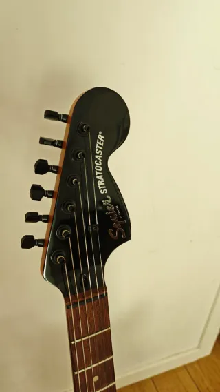 Squier Stratocaster HT Pearl White