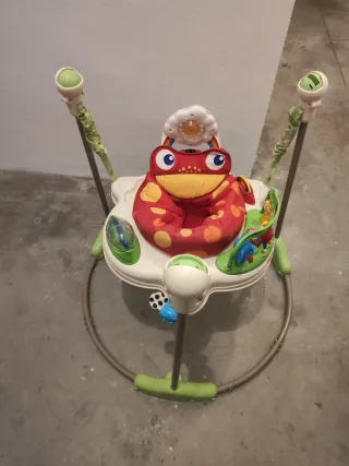 Saltador y Centro de Actividades Bebé