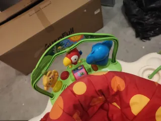 Saltador y Centro de Actividades Bebé