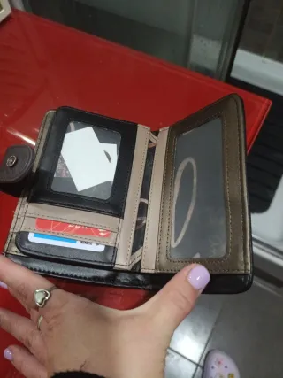 Monedero Anekke beige y marrón cierre roto