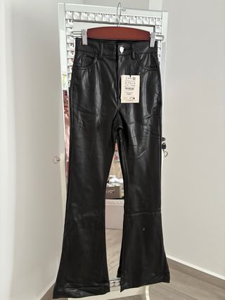 PANTALON CUERO CAMPANA