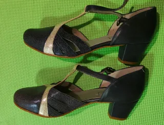Zapatos salón azul marino+ dorado, hecho en España