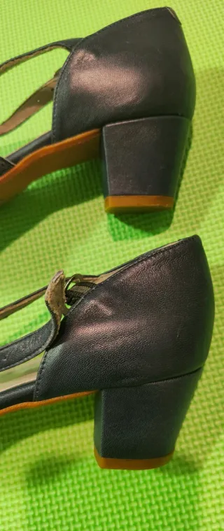 Zapatos salón azul marino+ dorado, hecho en España