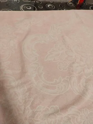 Asciugamano doccia rosa e bianco